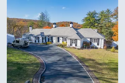 18 Pepperidge Tree Ter, Kinnelon, NJ 07405 - Photo 2