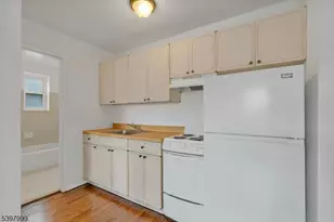 377 Park St, Hackensack, NJ 07601 - Photo 10