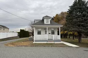 624 Alpha St, Alpha, NJ 08865 - Photo 2