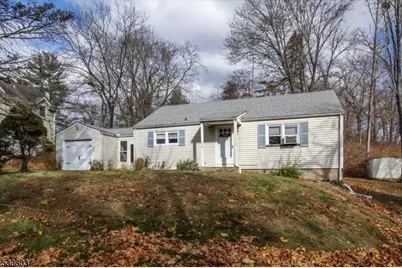 10 Maple St, Peapack Gladstone Boro, NJ 07934 - Photo 2