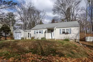 10 Maple St, Peapack Gladstone Boro, NJ 07934 - Photo 2