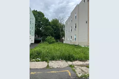 249 21st St, Irvington, NJ 07111 - Photo 1