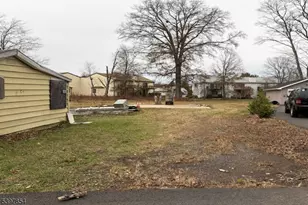 8 Reasoner Ln, Flemington, NJ 08822 - Photo 2