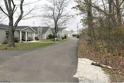 8 Reasoner Lane, Flemington, NJ 08822 - Photo 2