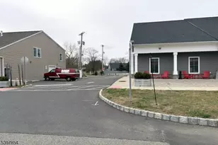 8 Reasoner Ln, Flemington, NJ 08822 - Photo 4