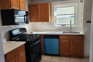 10 Westcott St, Bloomfield, NJ 07003 - Photo 2