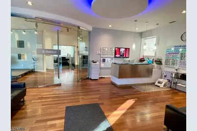 18-00 Fairlawn Ave, Fair Lawn, NJ 07410 - Photo 6