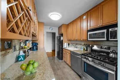 2000 Linwood Ave #9W, Fort Lee, NJ 07024 - Photo 12