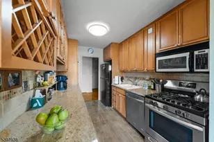 2000 Linwood Ave, Fort Lee, NJ 07024 - Photo 12