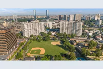 2000 Linwood Ave #9W, Fort Lee, NJ 07024 - Photo 28