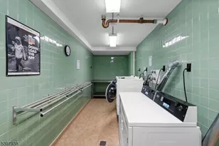 2000 Linwood Ave, Fort Lee, NJ 07024 - Photo 36