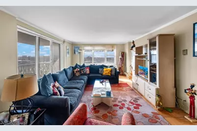 2000 Linwood Ave #9W, Fort Lee, NJ 07024 - Photo 4