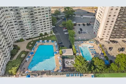 2000 Linwood Ave #9W, Fort Lee, NJ 07024 - Photo 32