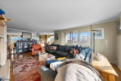 2000 Linwood Ave #9W, Fort Lee, NJ 07024 - Photo 6