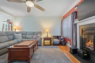 63 Jefferson Ct, Raritan Township, NJ 08822 - Photo 10