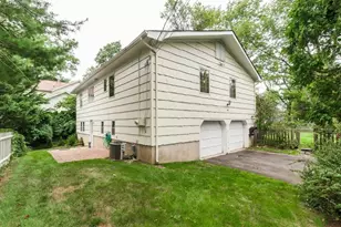 49 W Beechcroft Rd, Millburn, NJ 07078 - Photo 24