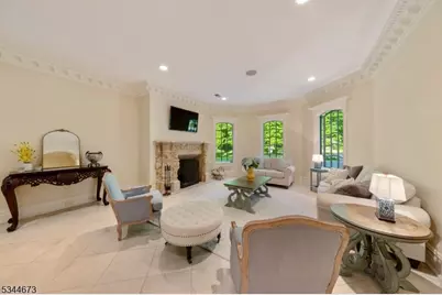 105 Chestnut Ridge Rd, Saddle River, NJ 07458 - Photo 10