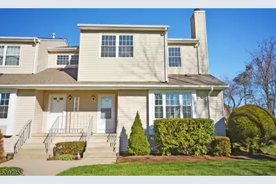 205 Driscoll Ct, Franklin Township, NJ 08873 - Photo 1