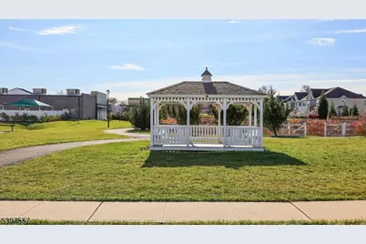 32 Clifford Cir, Franklin Township, NJ 08873 - Photo 26