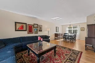 31 Fox Chase Run, Hillsborough Township, NJ 08844 - Photo 6