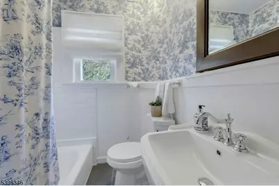 87 Buena Vista Ave, Hawthorne, NJ 07506 - Photo 12