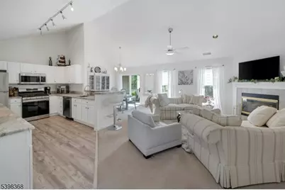 8 Caleb Ct #904, Hardyston Township, NJ 07419 - Photo 2