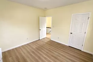 8 Tiffany Blvd, Newark, NJ 07104 - Photo 12