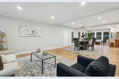 7 Concord Dr, Livingston, NJ 07039 - Photo 2