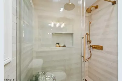 7 Concord Dr, Livingston, NJ 07039 - Photo 18