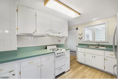 34 Old Mountain Rd, Clinton Township, NJ 08833 - Photo 12