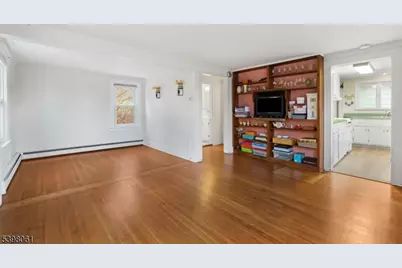 34 Old Mountain Rd, Clinton Township, NJ 08833 - Photo 8