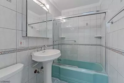 159 Sherwood Ave, Teaneck Township, NJ 07666 - Photo 12