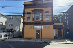 1014 E Grand St, Elizabeth, NJ 07201 - Photo 1