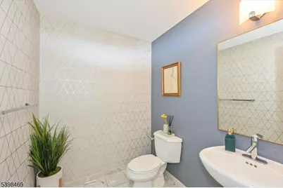 207 Shearwater Ct #14, Jersey City, NJ 07305 - Photo 16