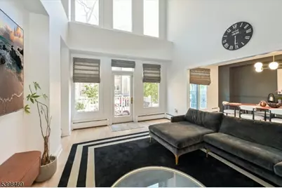 207 Shearwater Ct #14, Jersey City, NJ 07305 - Photo 4