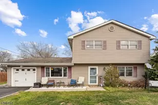 7 Overbrook Rd, Mount Olive, NJ 07836 - Photo 2