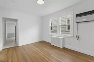 838 Roosevelt Ave, Secaucus, NJ 07094 - Photo 10