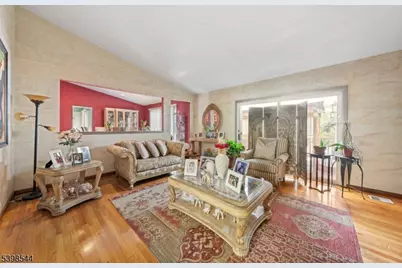 220 Horseshoe Rd, Berkeley Heights Township, NJ 07922 - Photo 8