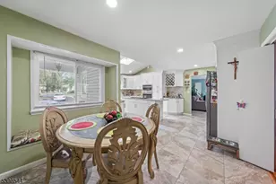 220 Horseshoe Rd, Berkeley Heights Township, NJ 07922 - Photo 4