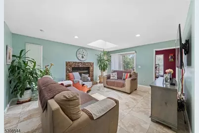 220 Horseshoe Rd, Berkeley Heights Township, NJ 07922 - Photo 12