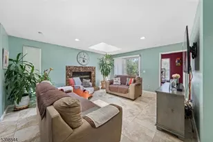 220 Horseshoe Rd, Berkeley Heights Township, NJ 07922 - Photo 12