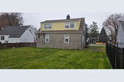 7 Iroquois Rd, Cranford Township, NJ 07016 - Photo 2