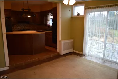 92 Oak Grove Rd, Raritan Township, NJ 08822 - Photo 8