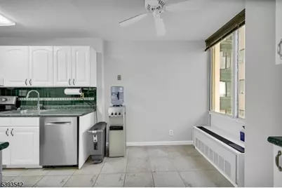 300 Winston Dr-C #1601, Cliffside Park, NJ 07010 - Photo 16