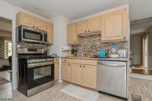 8 Millbrook Rd, Franklin Township, NJ 07882 - Photo 8