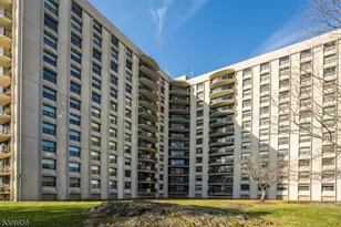 2 Claridge Dr, Verona Twp., NJ 07044 - Photo 32