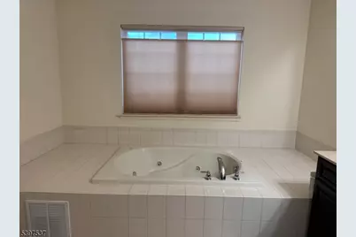 48 Willocks Cir, Franklin Township, NJ 08873 - Photo 16