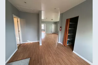 178 Osborne Ter #3, Newark, NJ 07112 - Photo 10