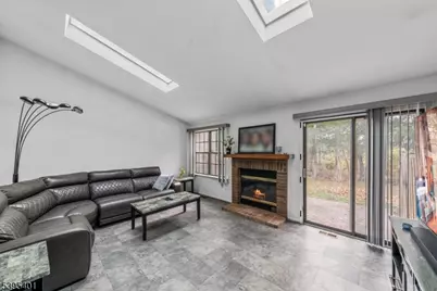 61 Bayberry Dr, Franklin Township, NJ 08873 - Photo 4