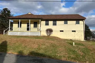 333 S 4th St, Lopatcong Township, NJ 08865 - Photo 1